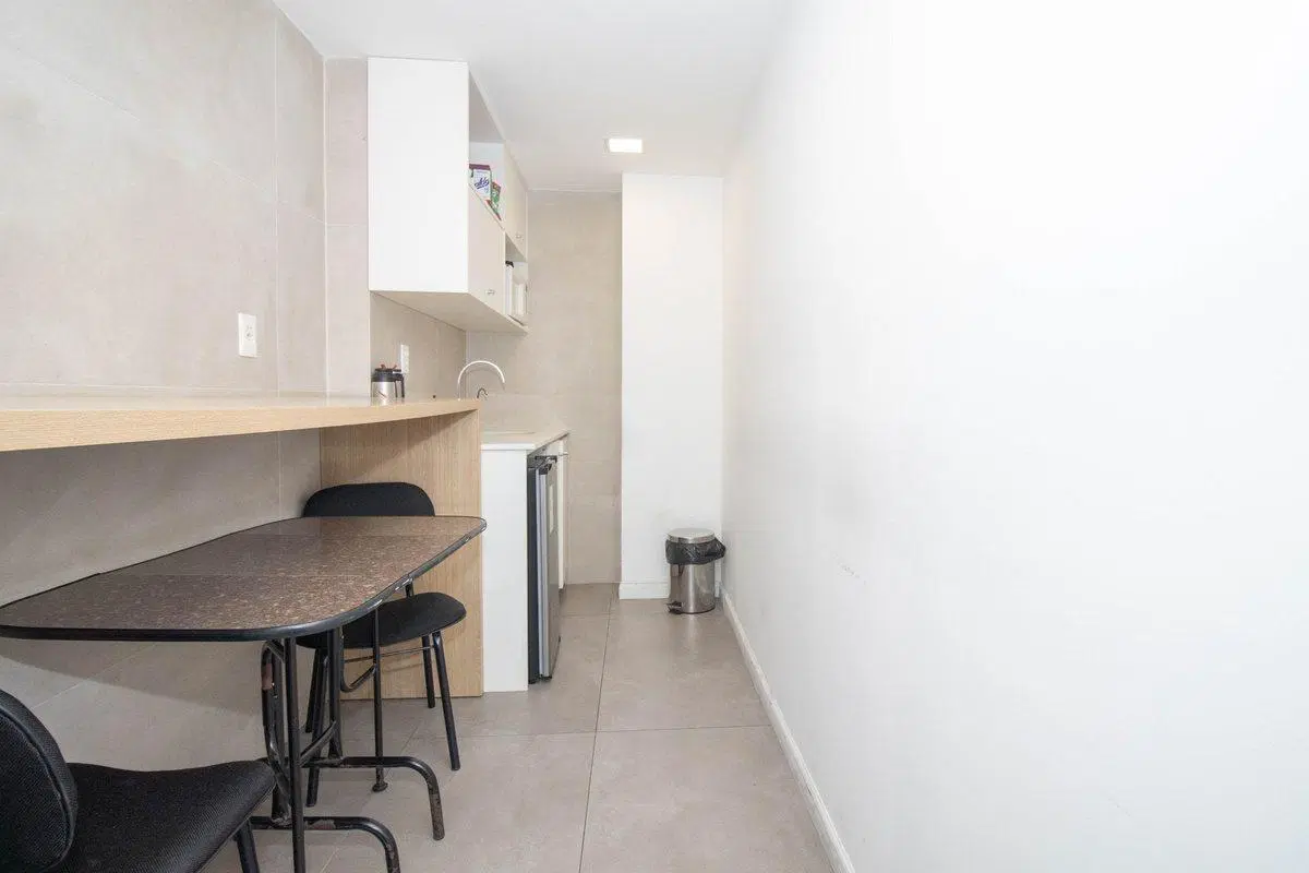 VENTA OFICINA CIUDAD VIEJA 3