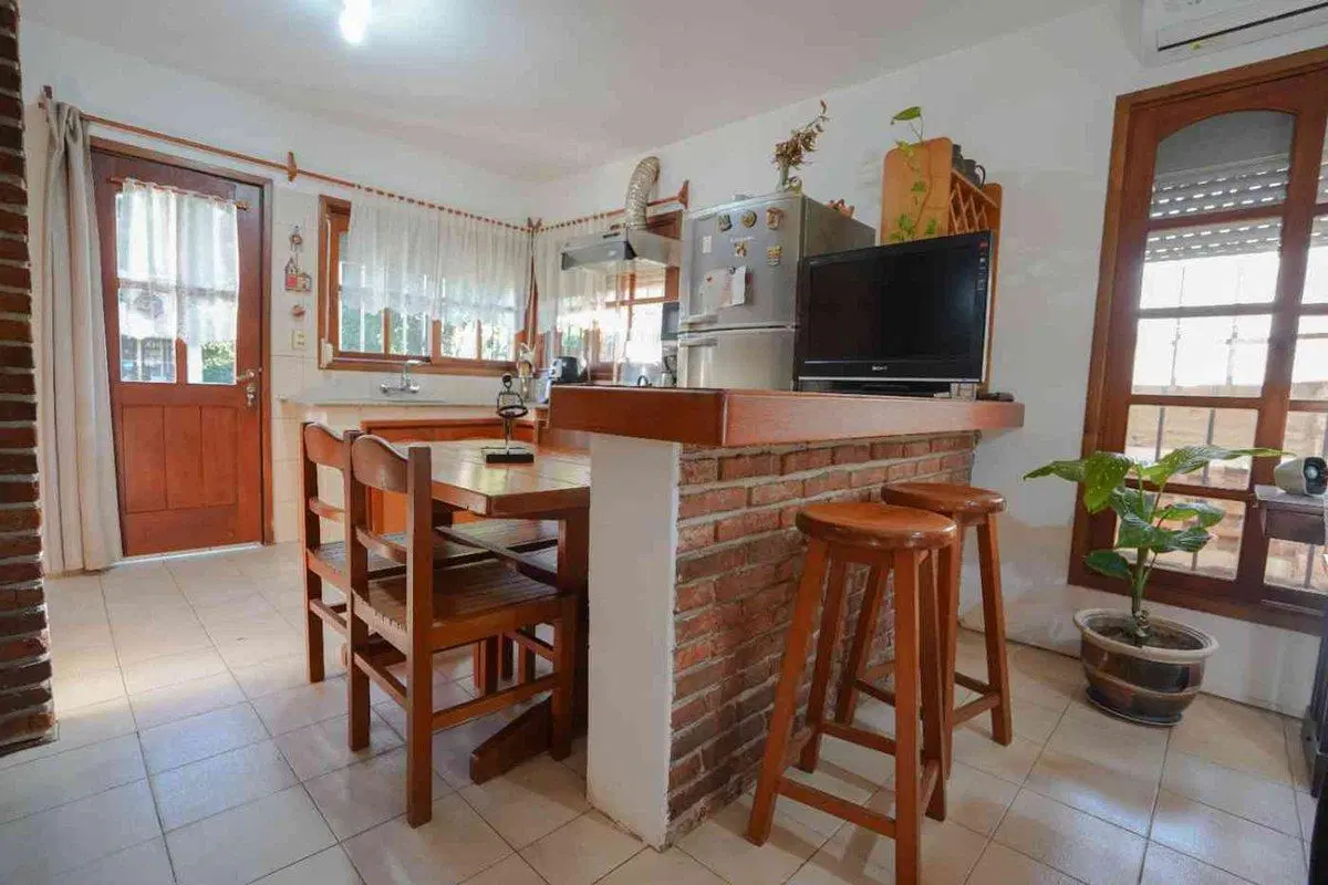 Vendo casa 2 dormitorios gran terreno  Costa Azul 5