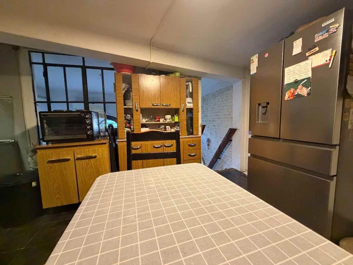 Vendo casa 6 dormitorios 2 baños inversión Reducto 5