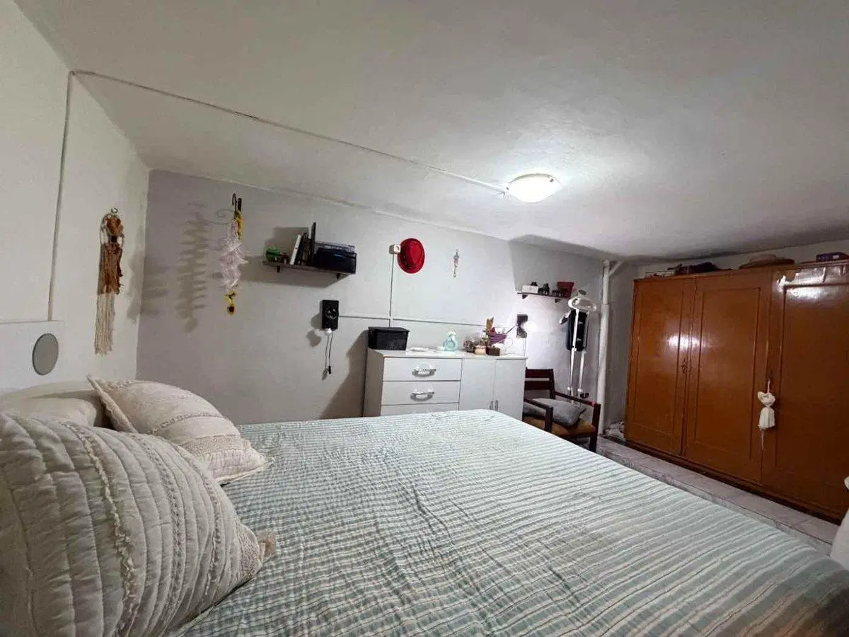 Vendo casa 6 dormitorios 2 baños inversión Reducto 3