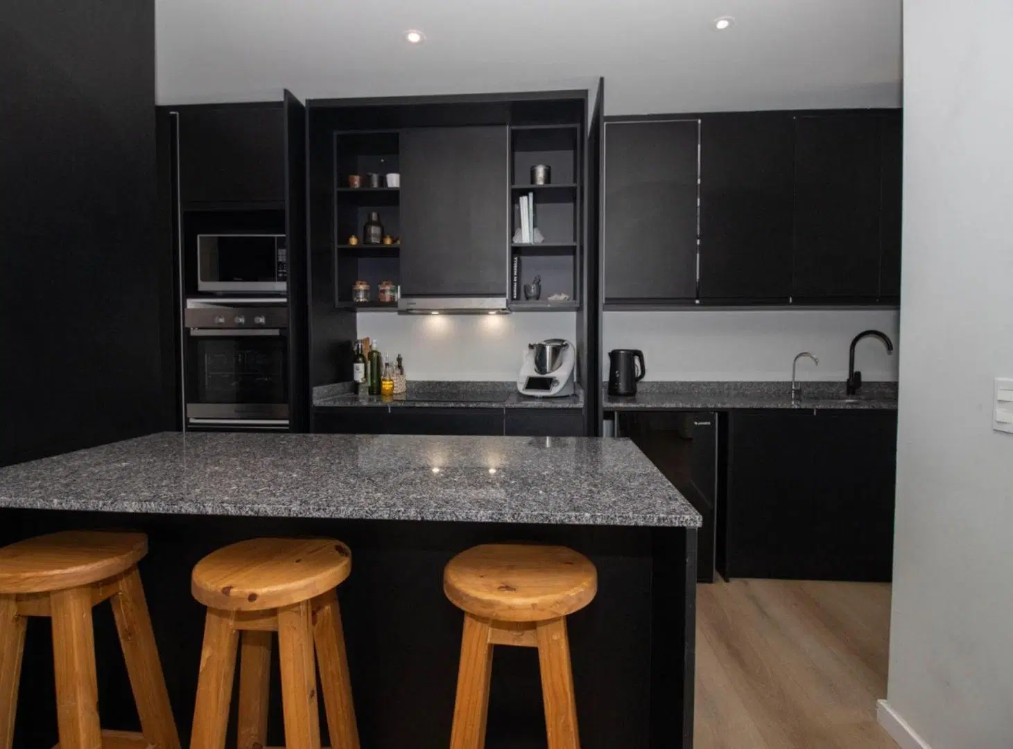 Venta apartamento tres dormitorios barrio parques 2