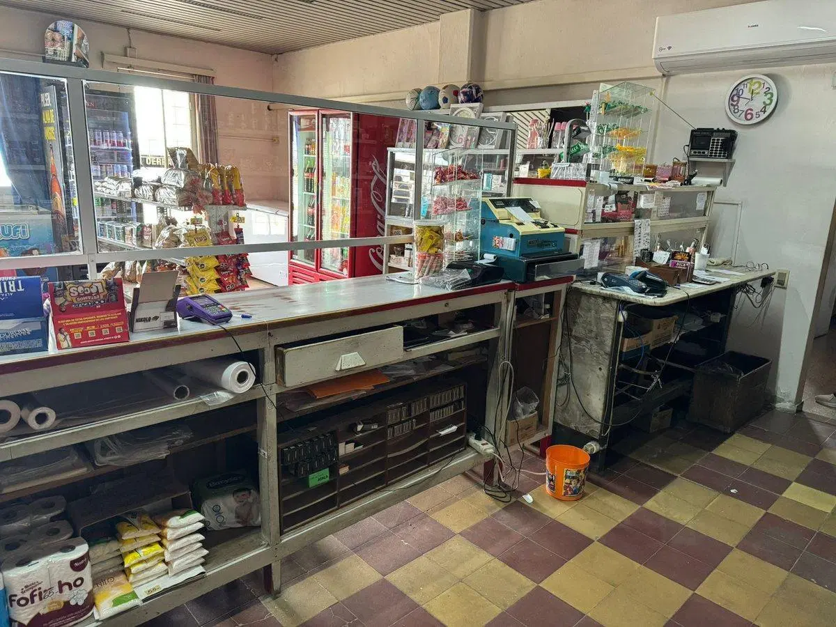 Comercio funcionando con casa en Empalme Olmos 4