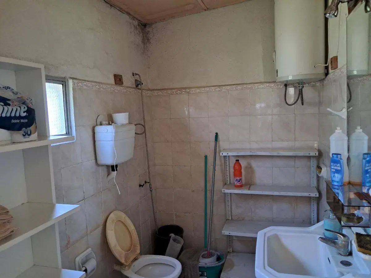 VENTA CASA CON FARMACIA FUNCIONANDO FLORIDA CARDAL 2