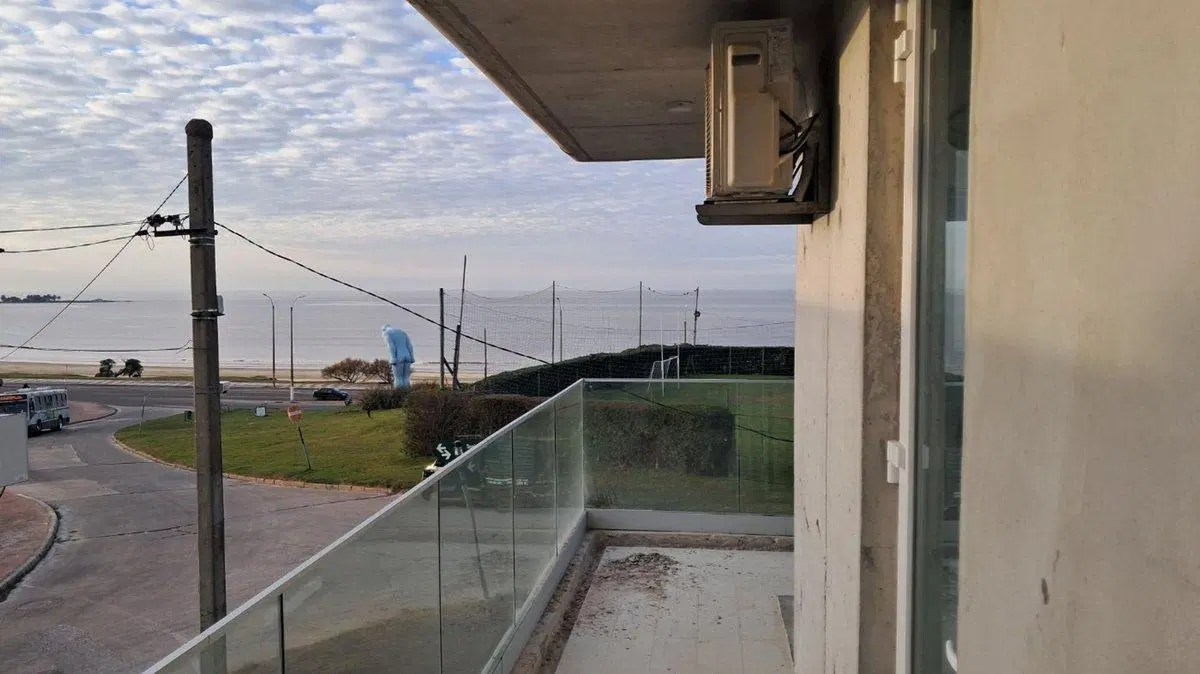 VENTA  APARTAMENTO A ESTRENAR 1 DORMITORIO  BUCEO 2