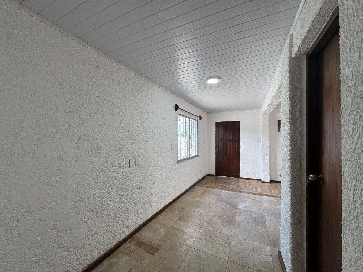 Alquilo casa 1 dormitorio con garaje Est Atlantida 4