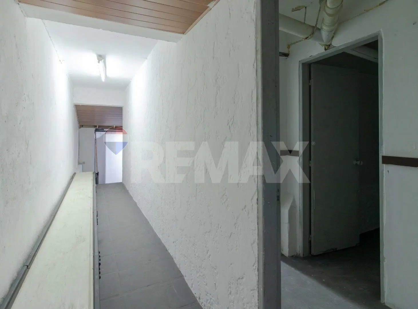 Venta local comercial 340M2 y negocio en Pocitos 2