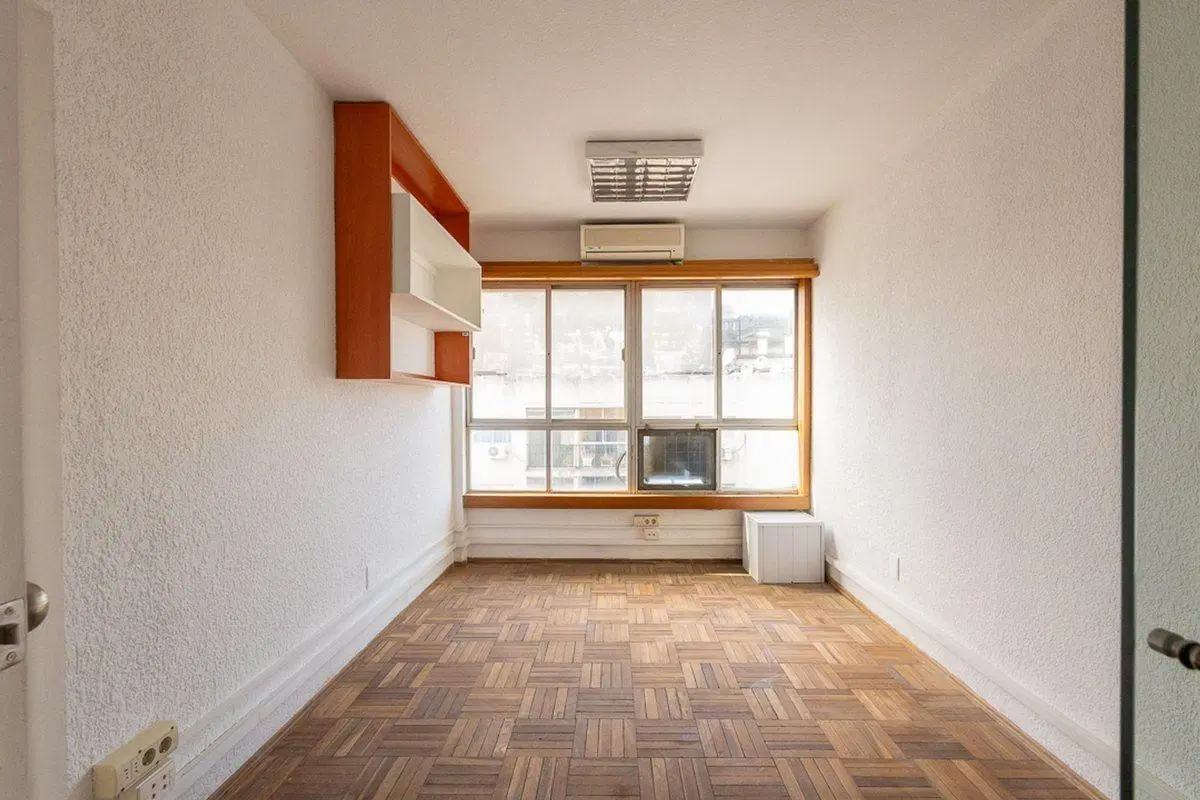 Alquiler de 4 oficinas en ciudad vieja 2