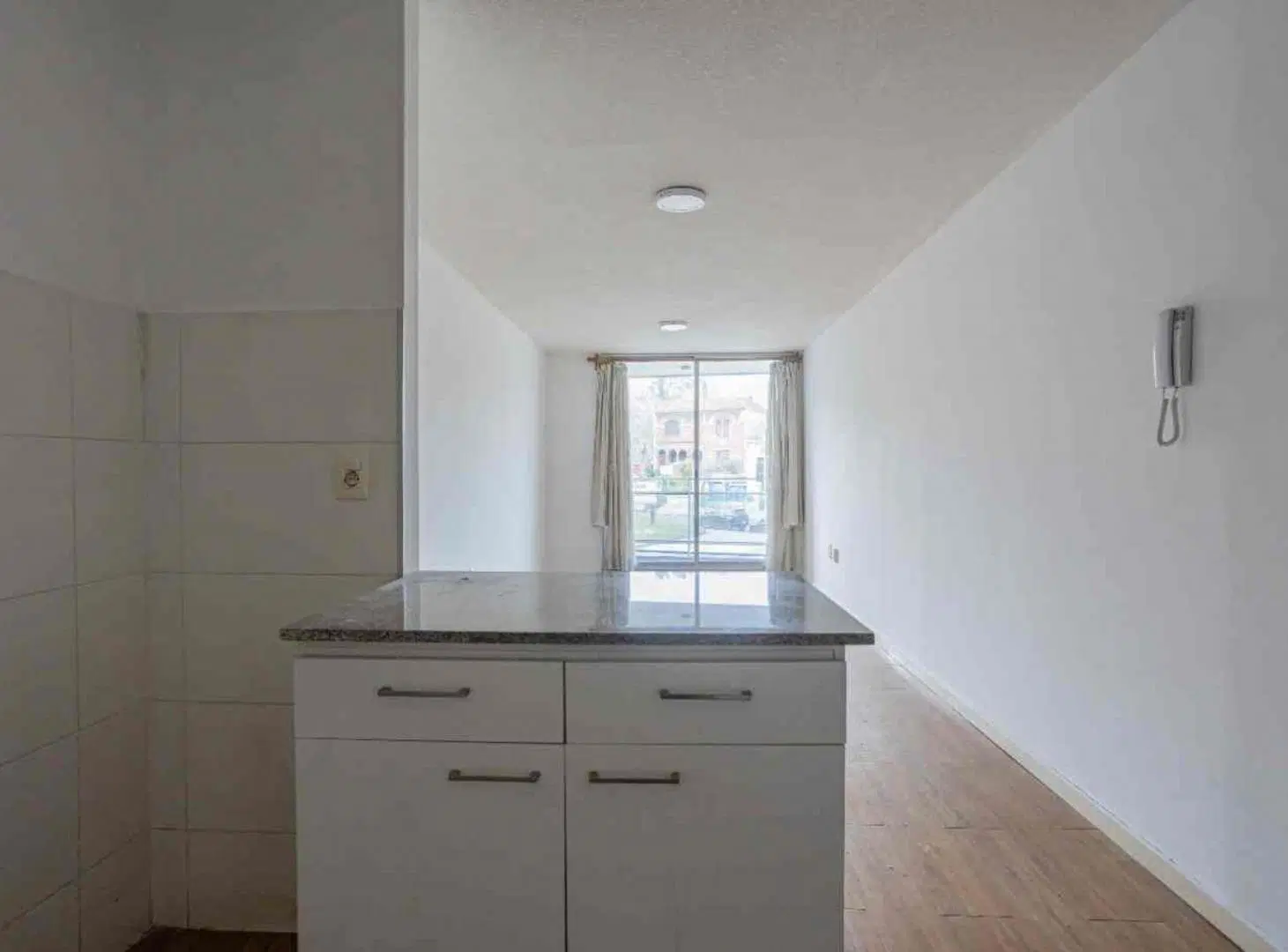 Alquiler Apartamento 2 Dorm y Cochera, Bella Vista 3