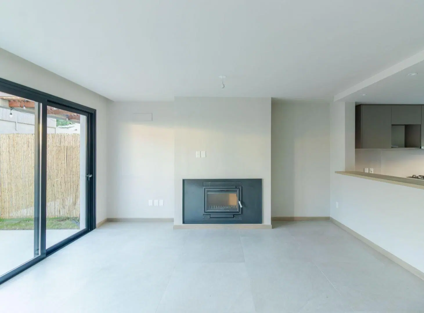 Venta casa 3 dormitorios con seguridad en Carrasco 2