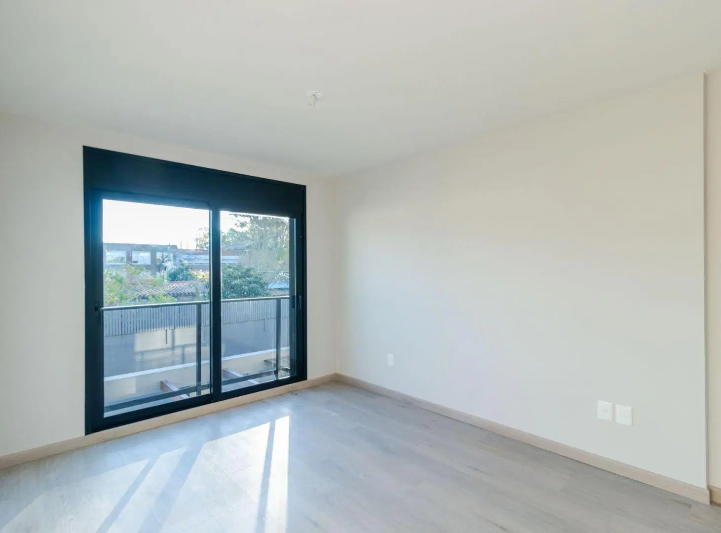 Venta casa 3 dormitorios con seguridad en Carrasco 3