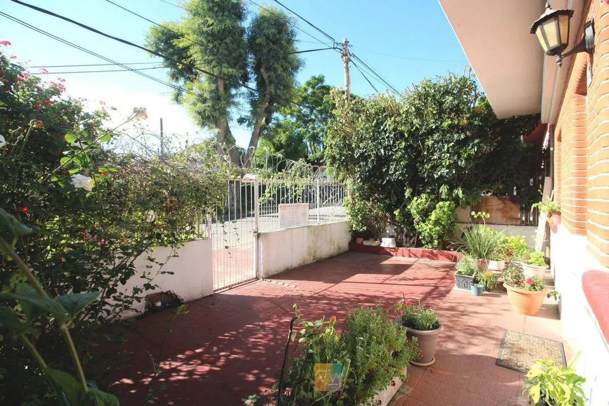 Venta Casa 5 Dormitorios y Apto, Villa Española 2