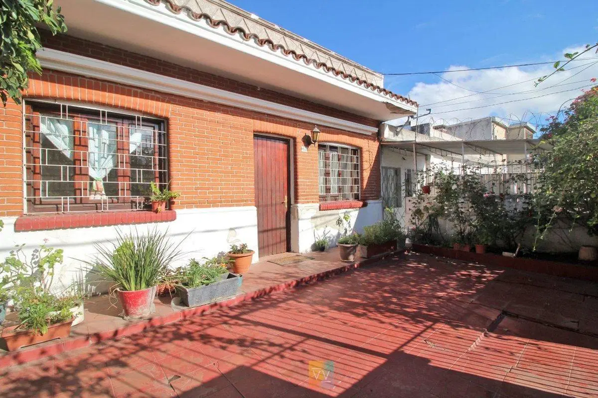 Venta Casa 5 Dormitorios y Apto, Villa Española 8