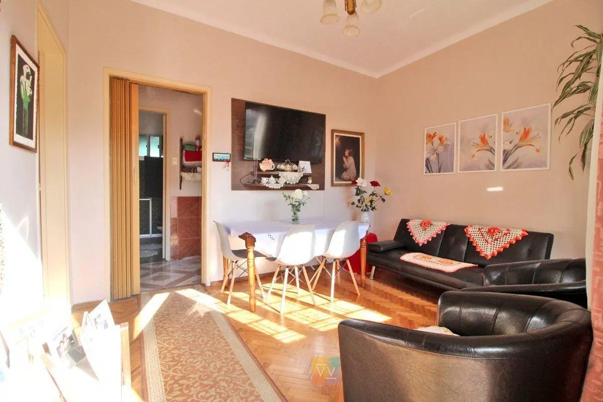 Venta Casa 5 Dormitorios y Apto, Villa Española 5