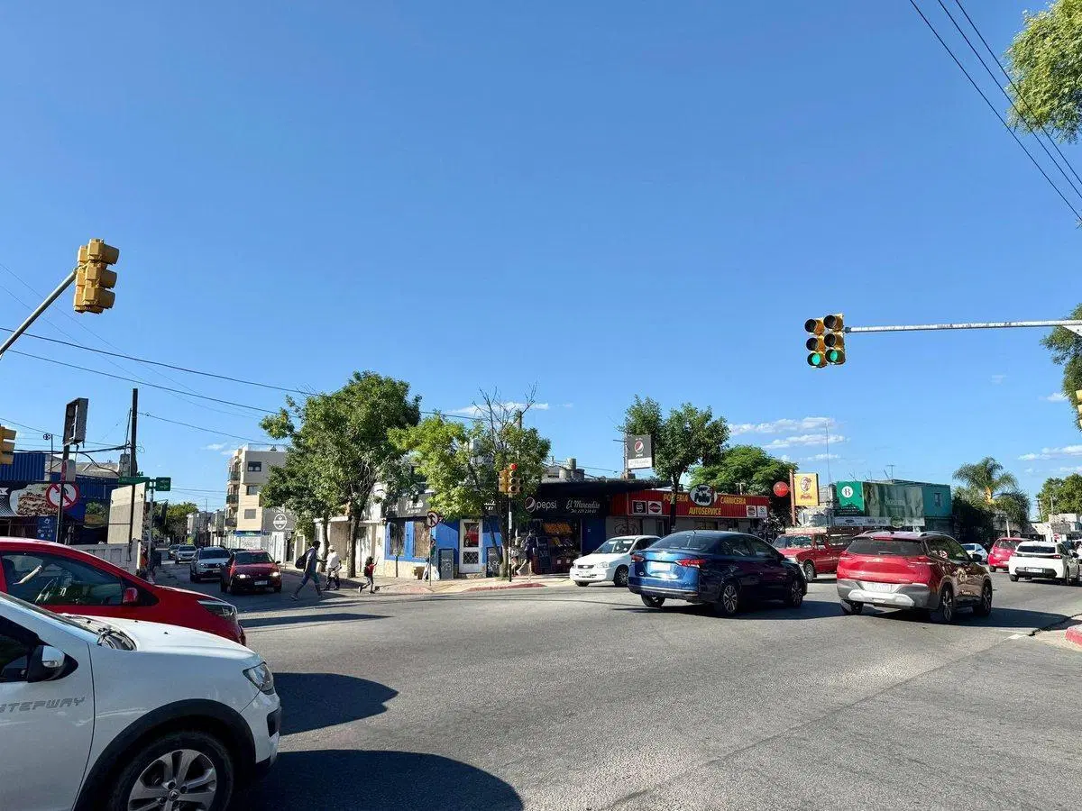 Alquiler local comercial Pando 4