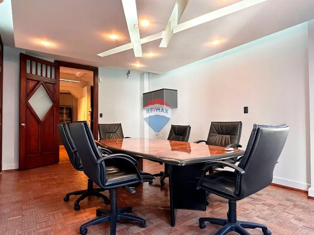 ALQUILER OFICINAS CIUDAD VIEJA PISO COMPLETO 5
