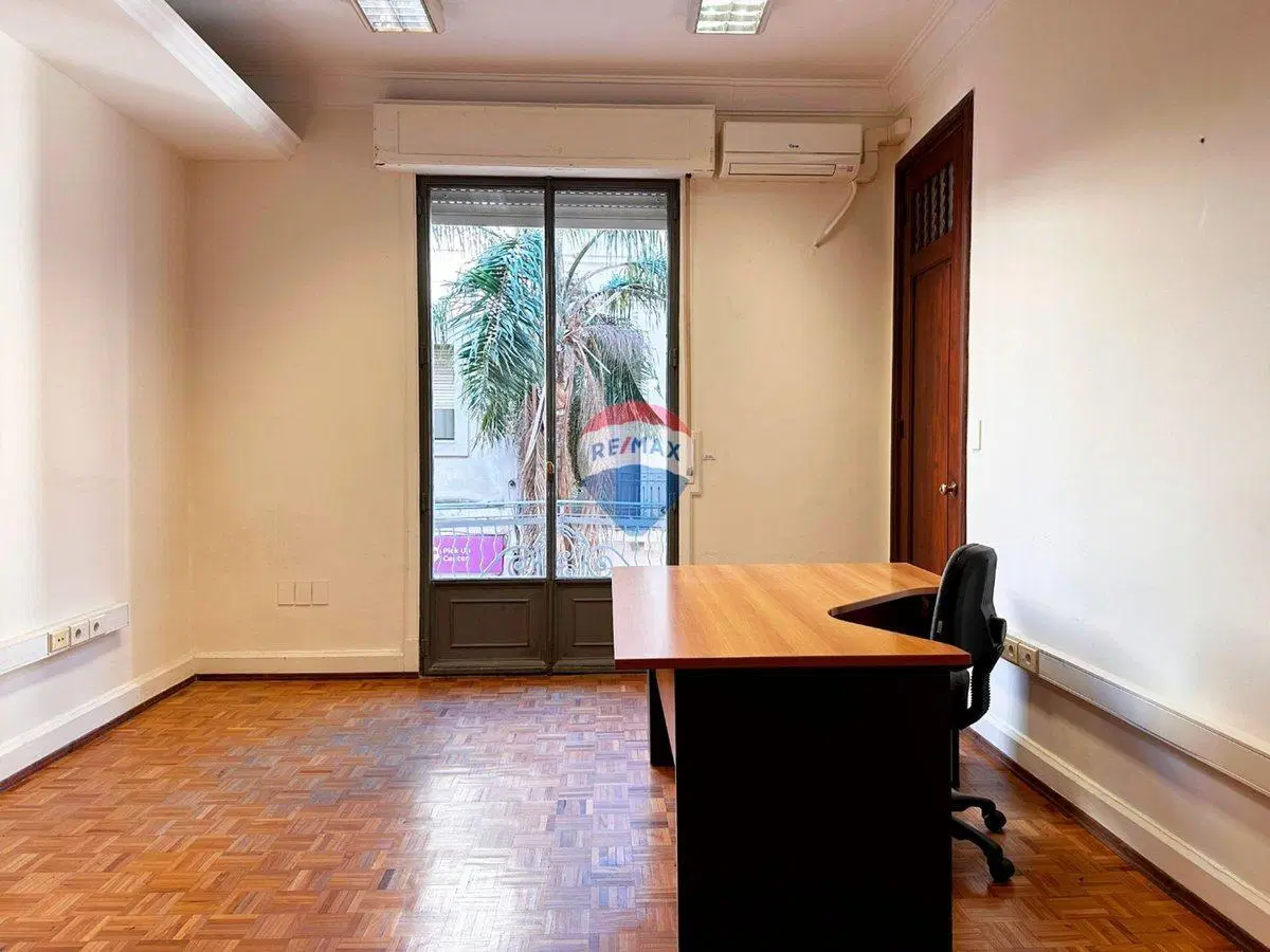 ALQUILER OFICINAS CIUDAD VIEJA PISO COMPLETO 4