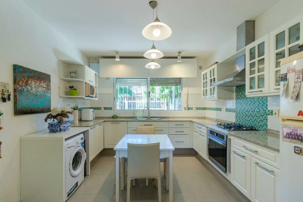 Venta Casa 3 dormitorios c/piscina en Malvín 2
