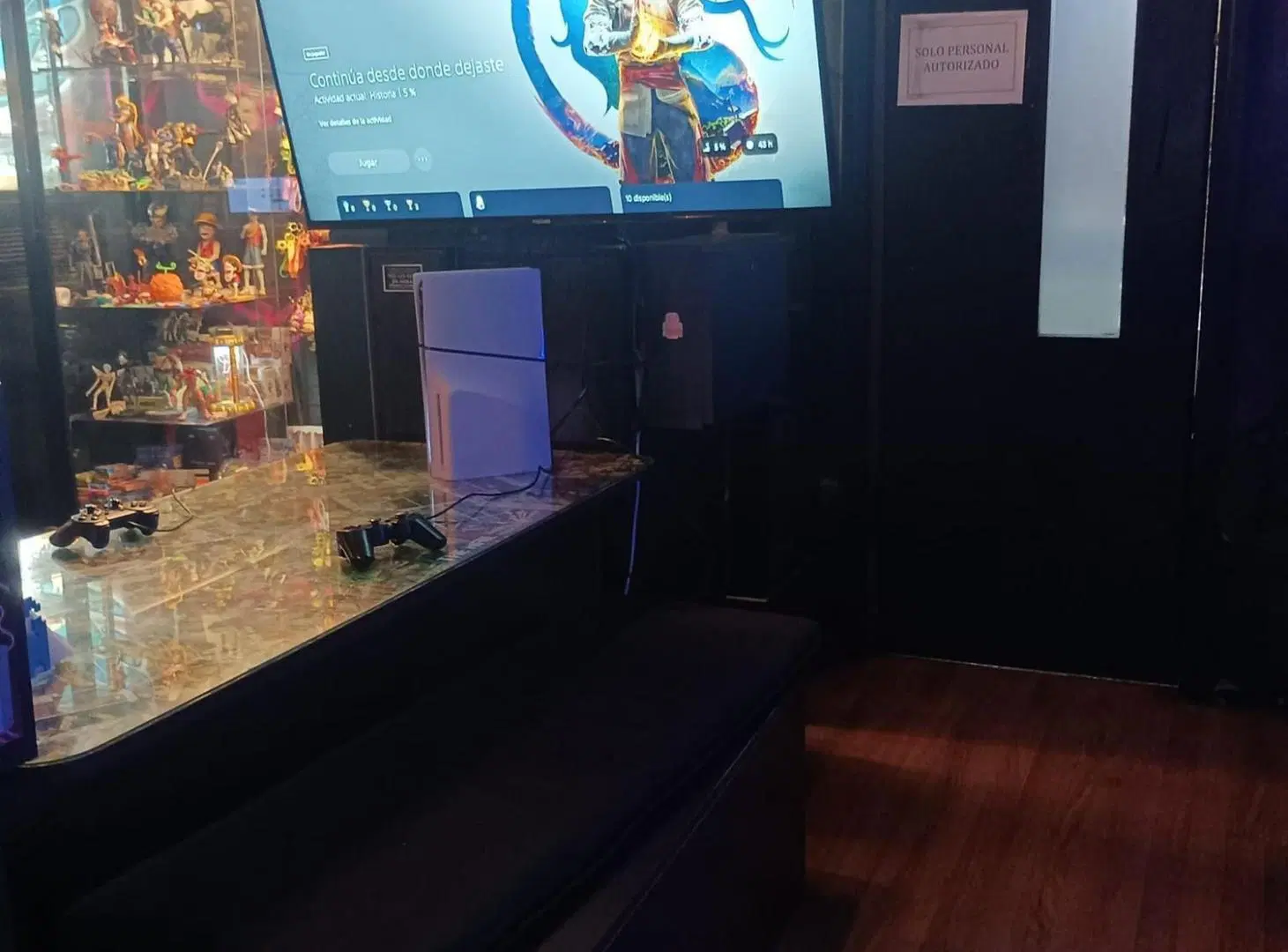Venta amplio local en Centro con renta 8