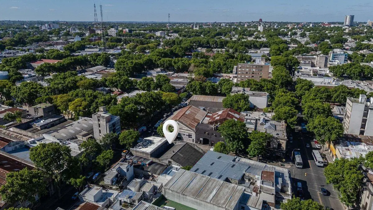 VENTA DE LOCAL COMERCIAL CON DEPOSITO DE 100 m2 3