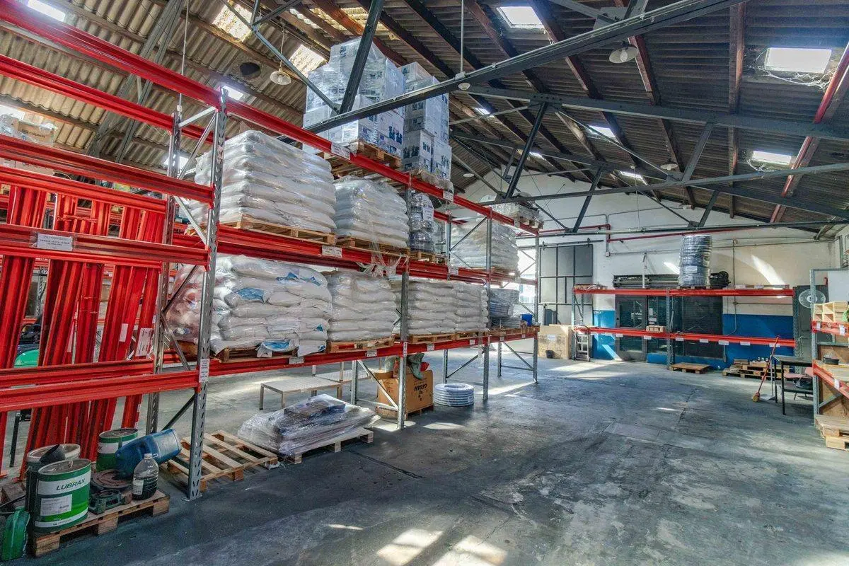VENTA DEPOSITO Y LOCAL COMERCIAL EN VILLA MUNOZ 3