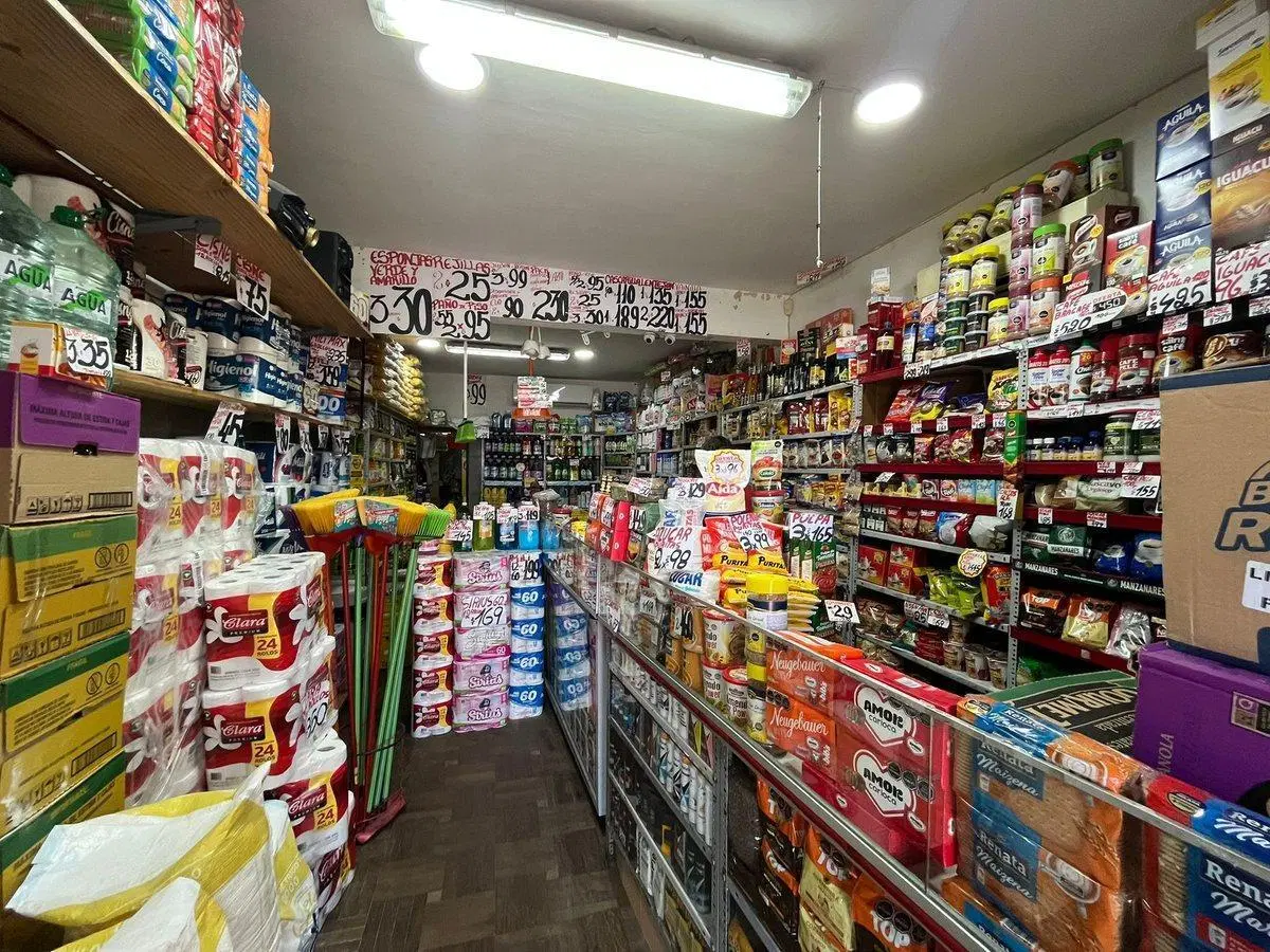 Venta Local comercial sobre Av. Garzón 5