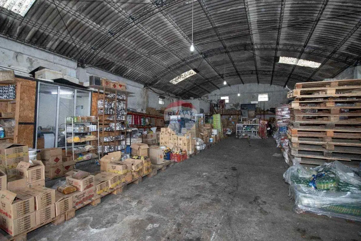 Venta de Galpón deposito en centro de Florida 1
