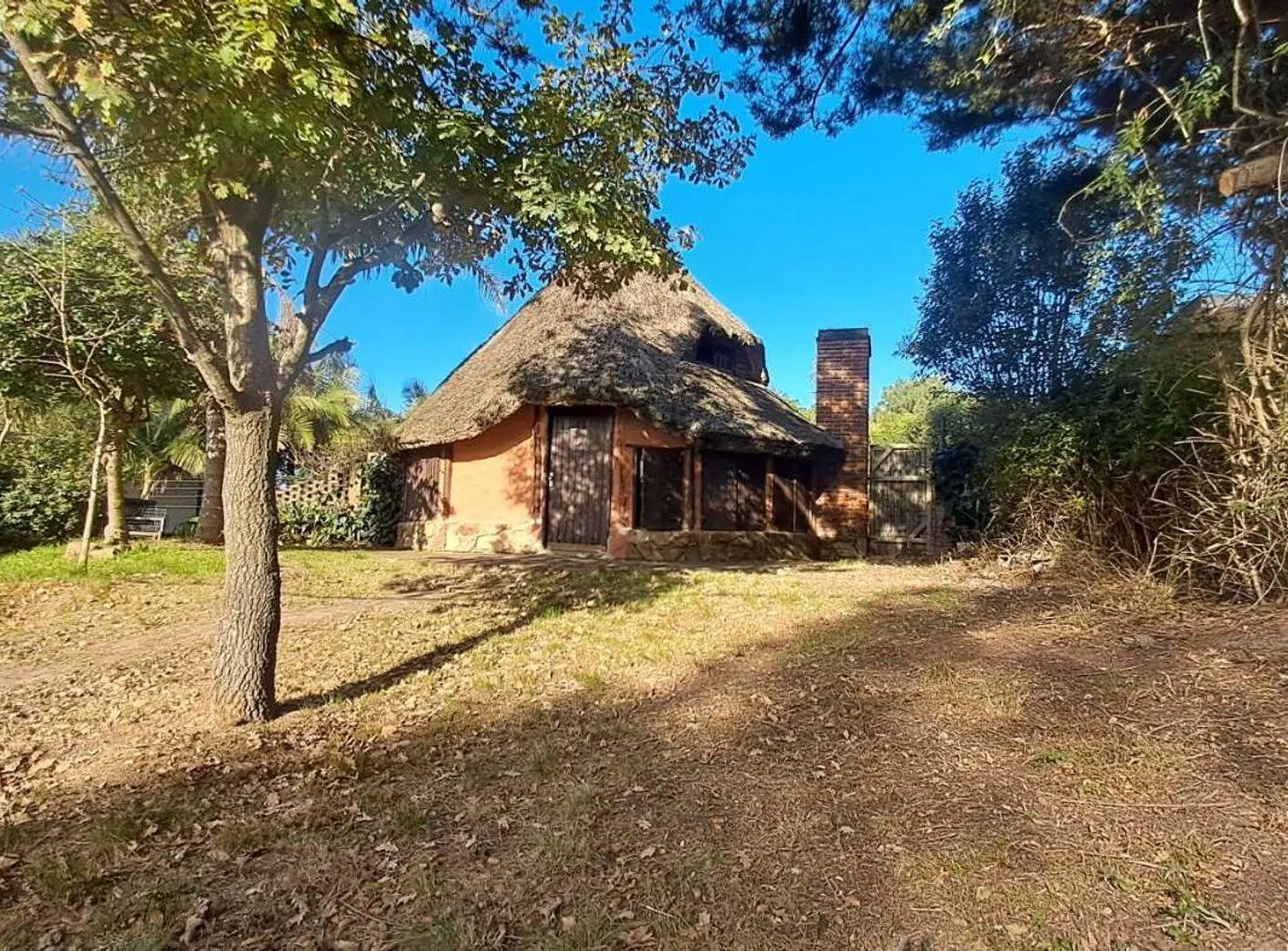 VENTA DE TERRENO CON DOS CASAS EL PINAR SUR 3