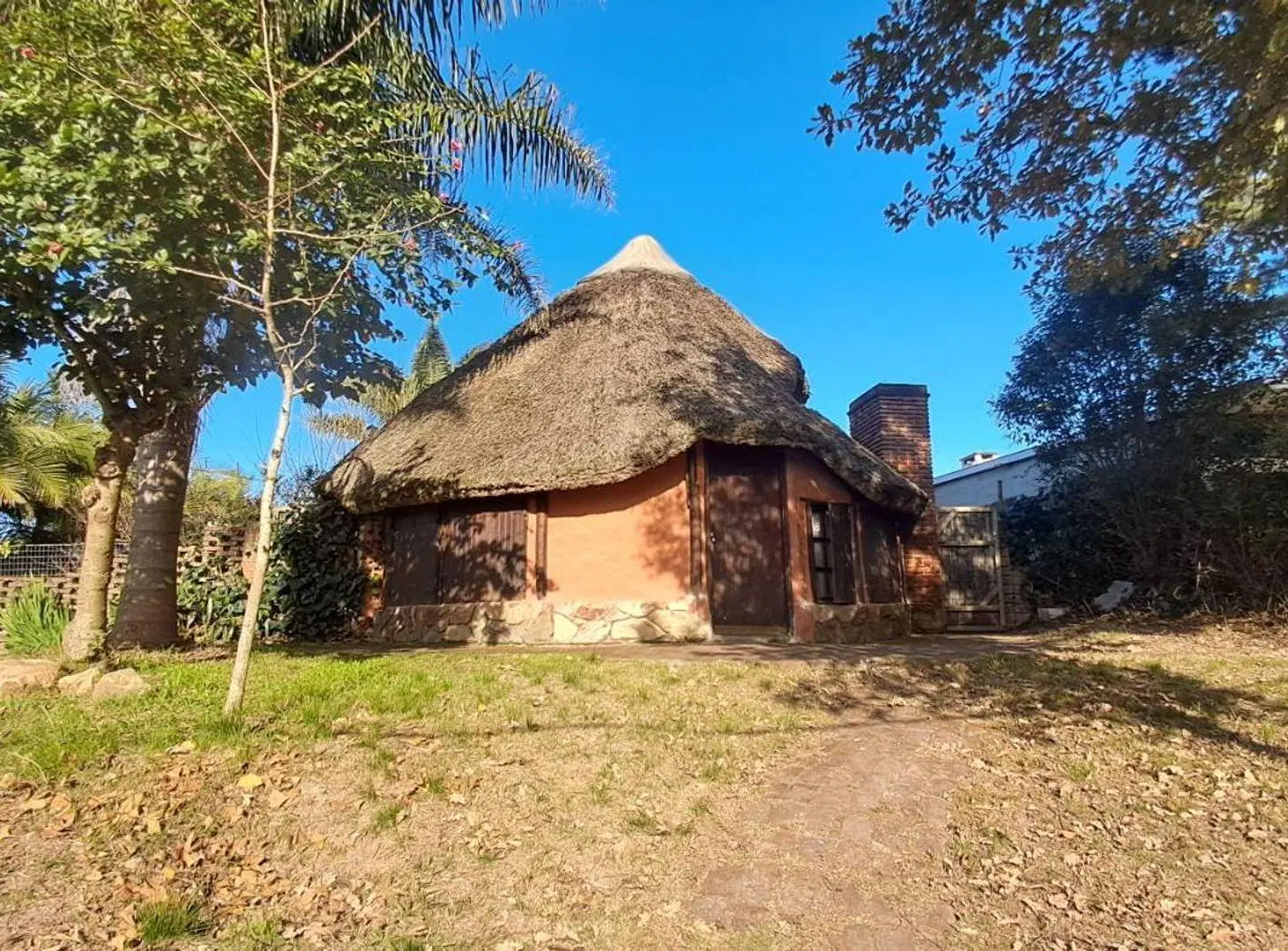 VENTA DE TERRENO CON DOS CASAS EL PINAR SUR 2