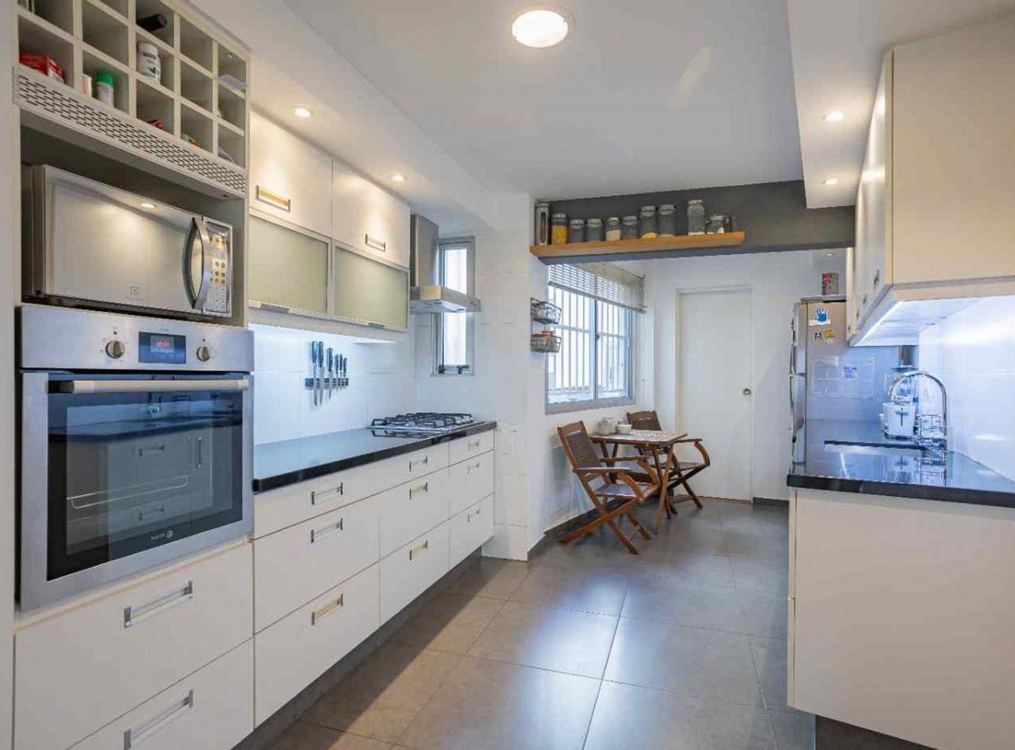 Foto de Venta apartamento 4 dormitorios 1 gge Pocitos, imagen 5