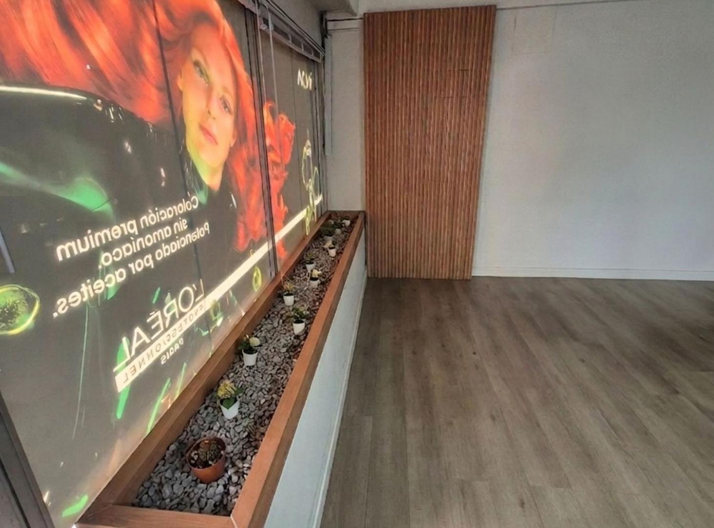 Foto de Alquiler de local comercial en el Centro Yi y 18, imagen 1