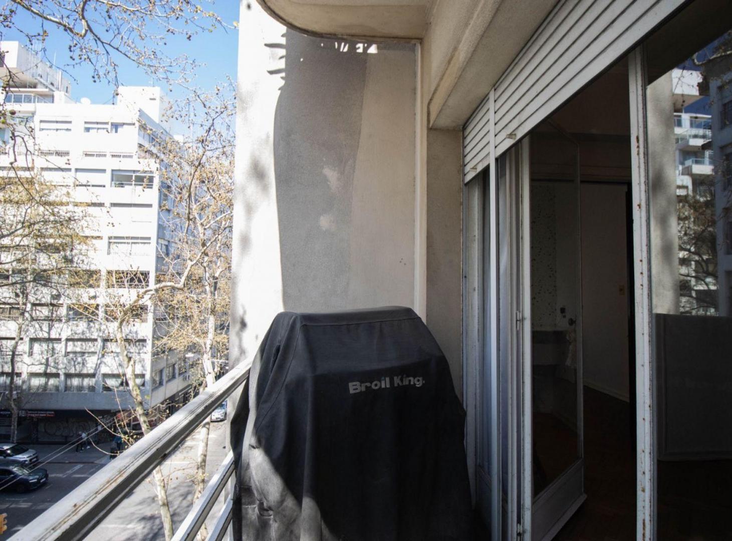 Foto de Venta apartamento 3 dormitorios y servicio Centro, imagen 2