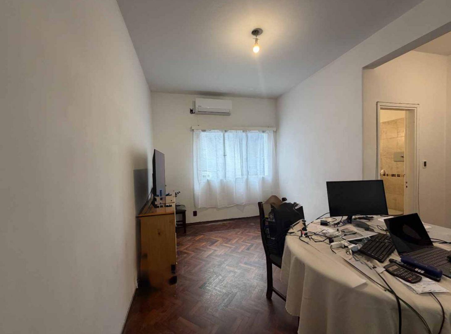 Foto de Vendo Apartamento 2 dormitorios patio Ciudad Vieja, imagen 1