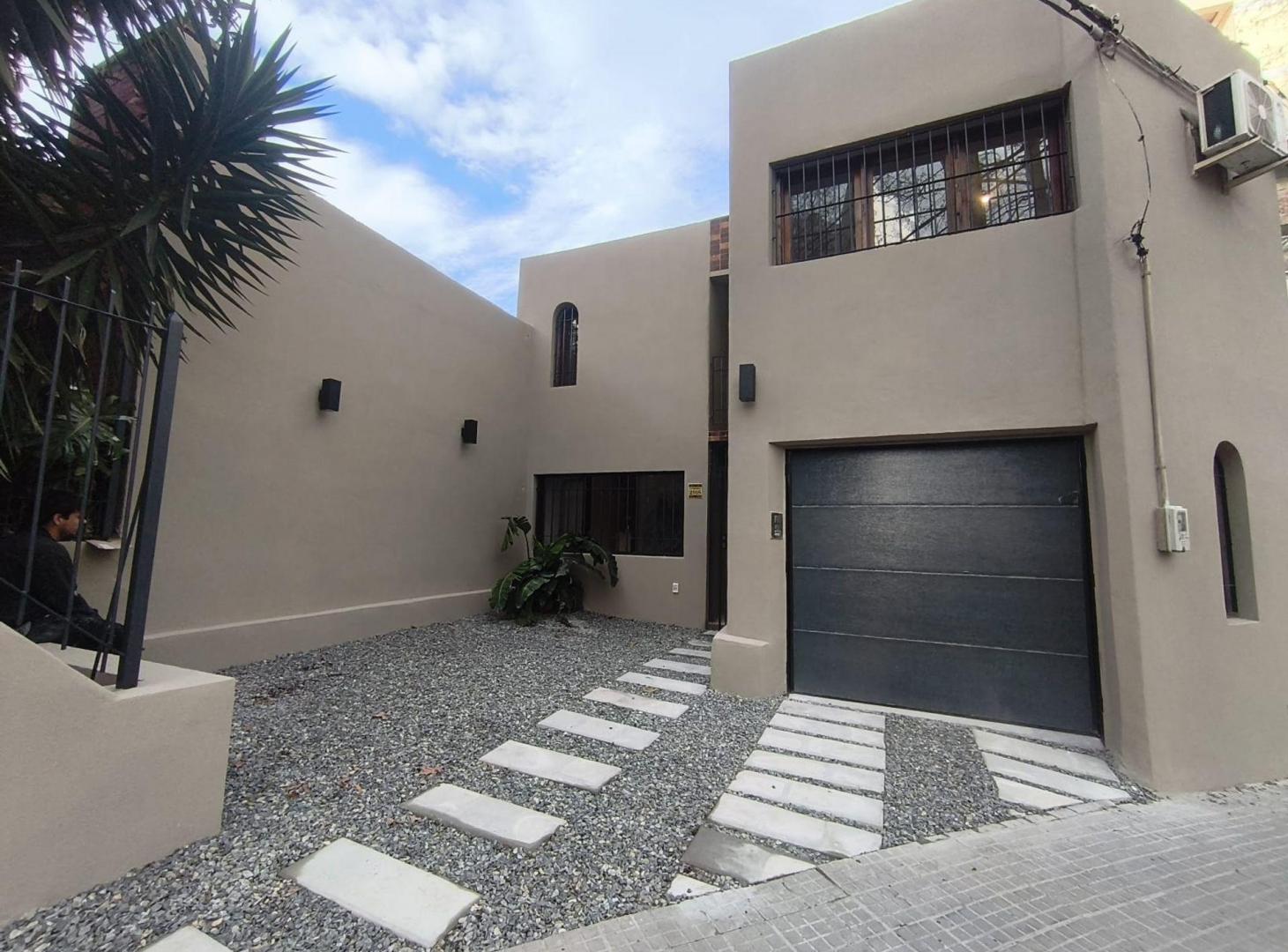 Foto de Venta de casa de 2 plantas Pocitos 5 dormitorios, imagen 1