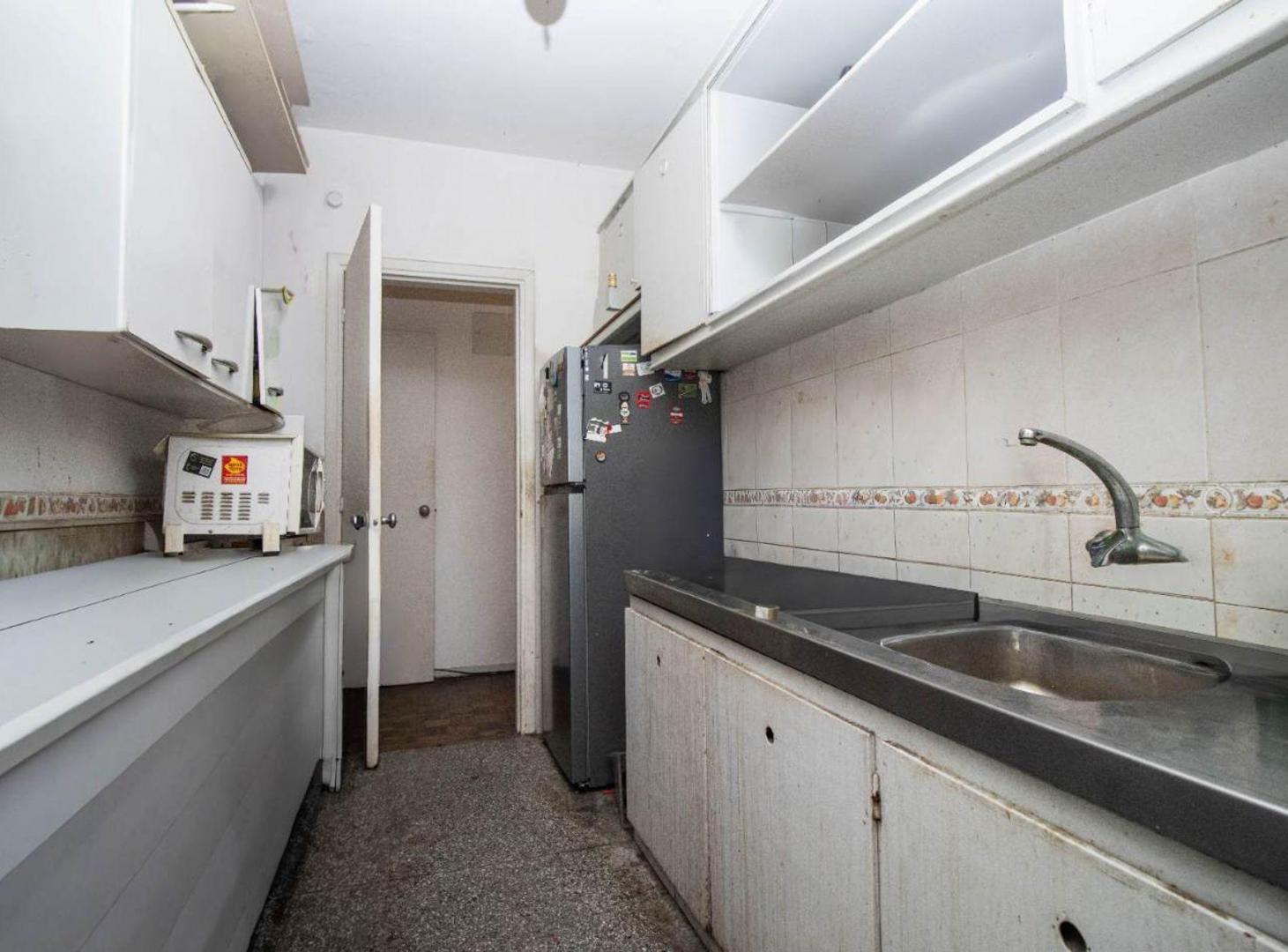 Foto de Venta apto 2 dormitorios + servicio en Pocitos, imagen 2