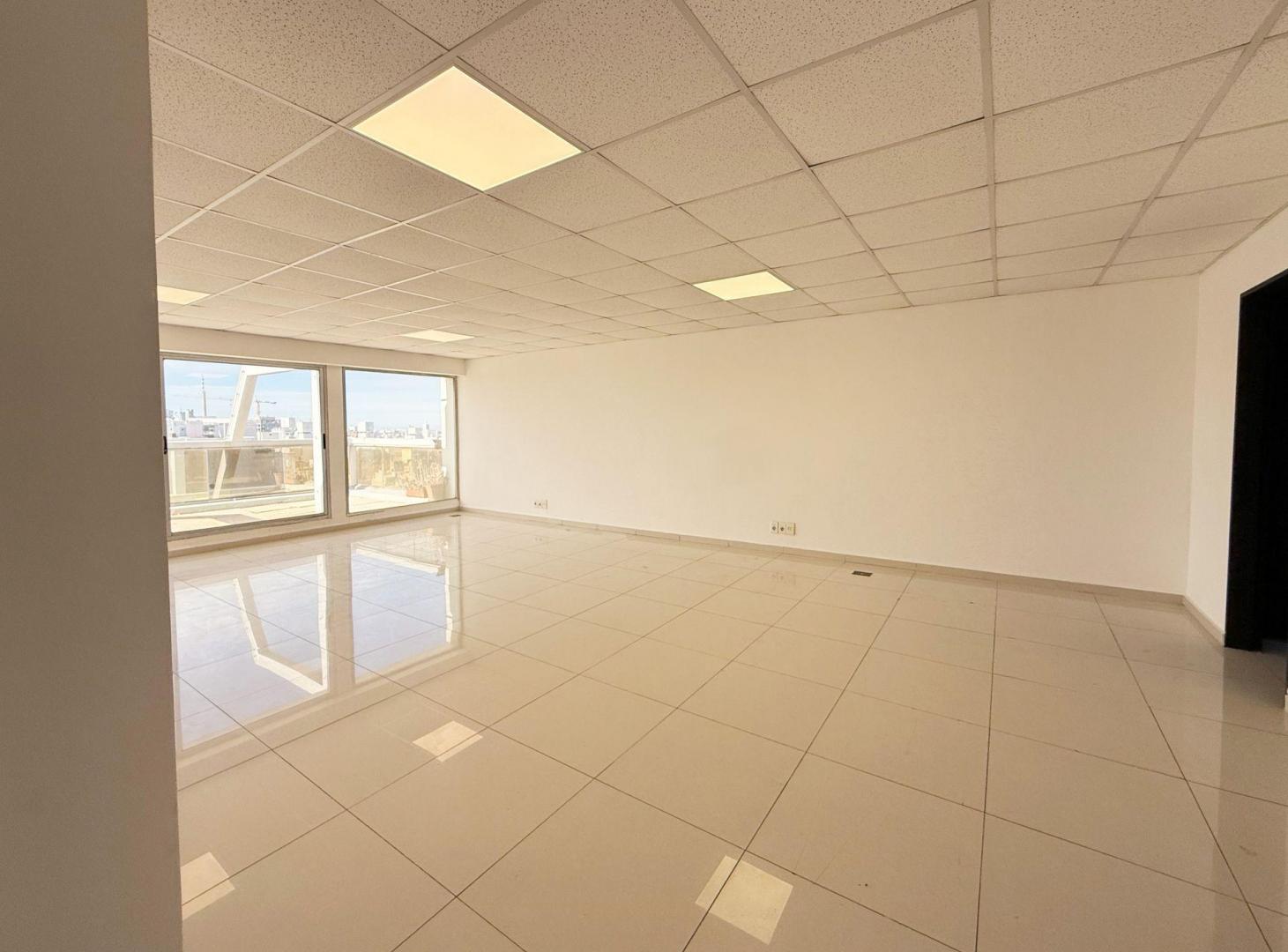 Foto de ALQUILER OFICINA CENTRO GRAN TERRAZA PANORAMICA, imagen 1