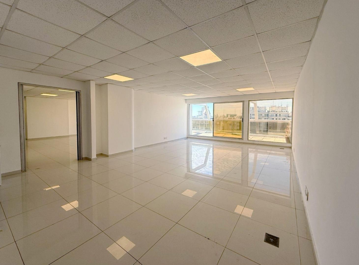 Foto de ALQUILER OFICINA CENTRO GRAN TERRAZA PANORAMICA, imagen 4