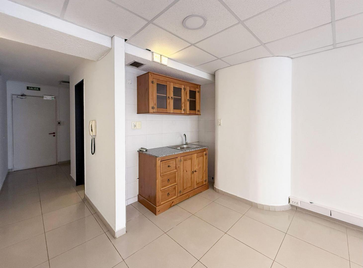 Foto de VENTA OFICINA CENTRO PLAZA CAGANCHA, imagen 2