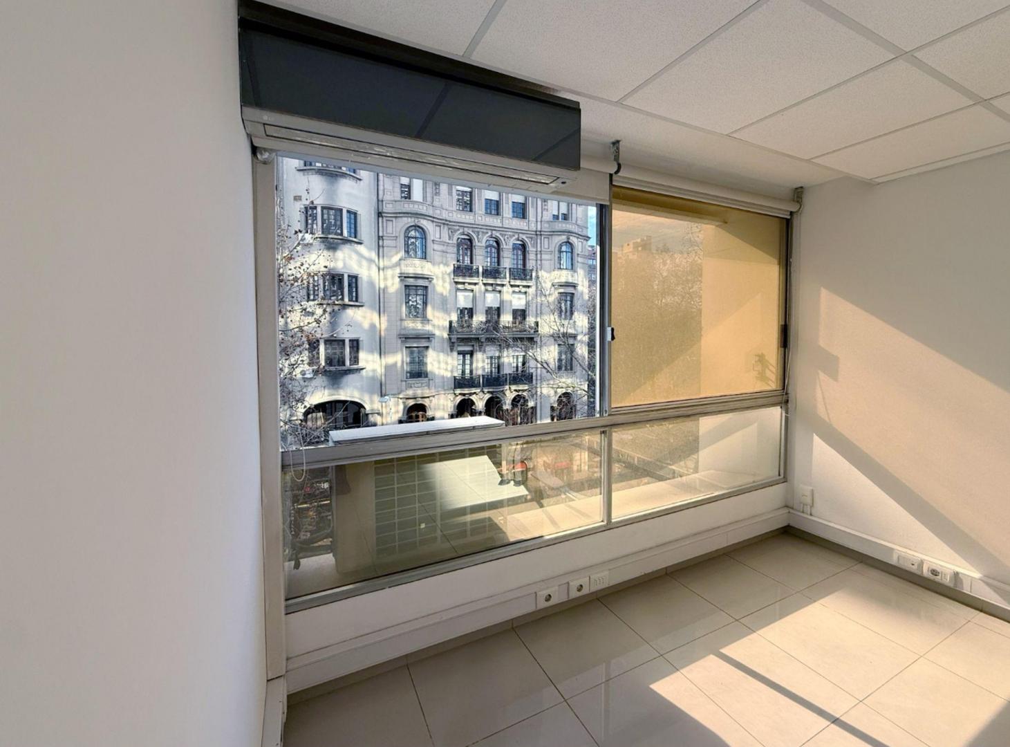 Foto de VENTA OFICINA CENTRO PLAZA CAGANCHA, imagen 3