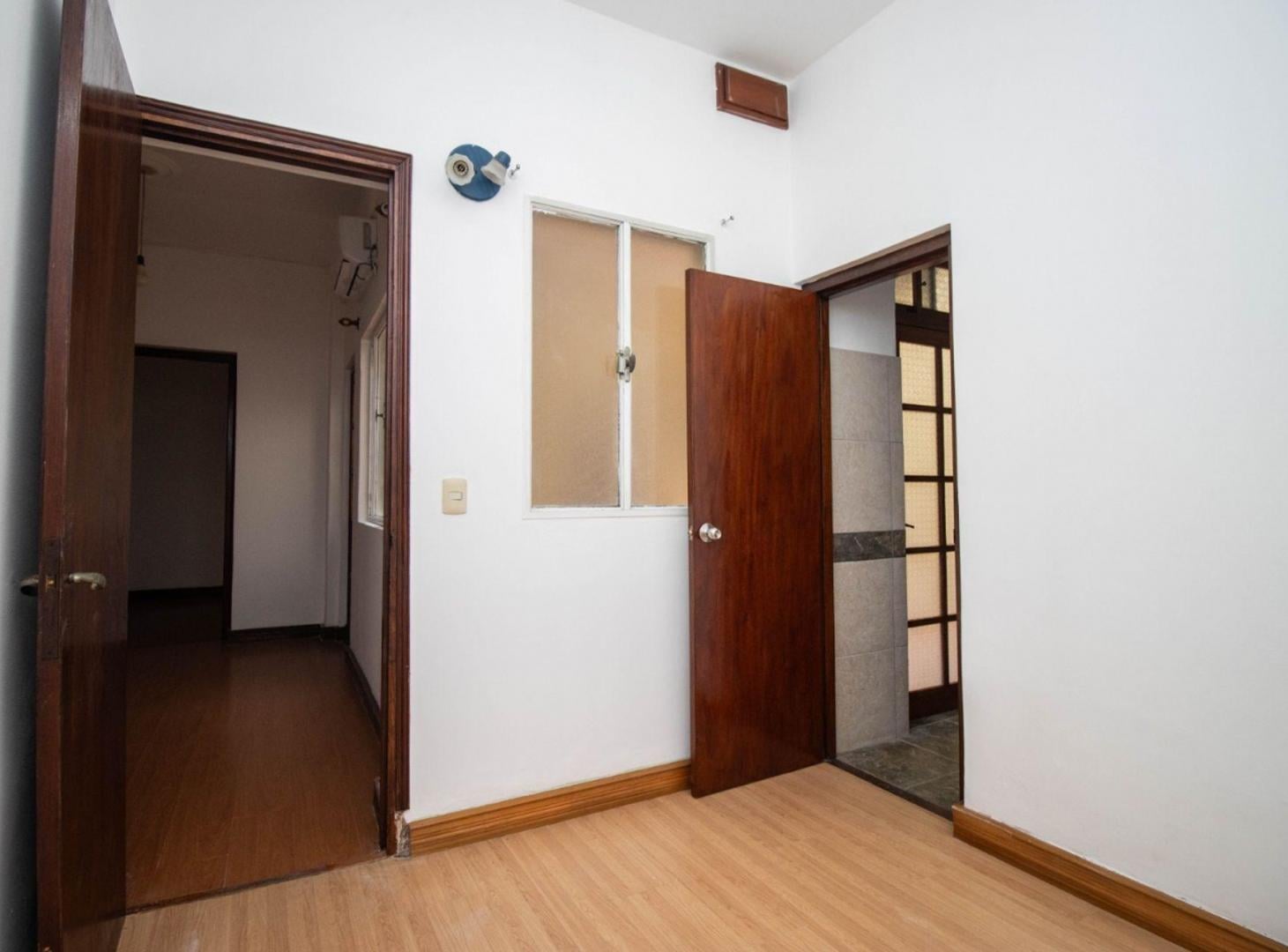 Foto de VENTA APTO 2 DORMITORIOS CON PATIO EN CIUDAD VIEJA, imagen 5