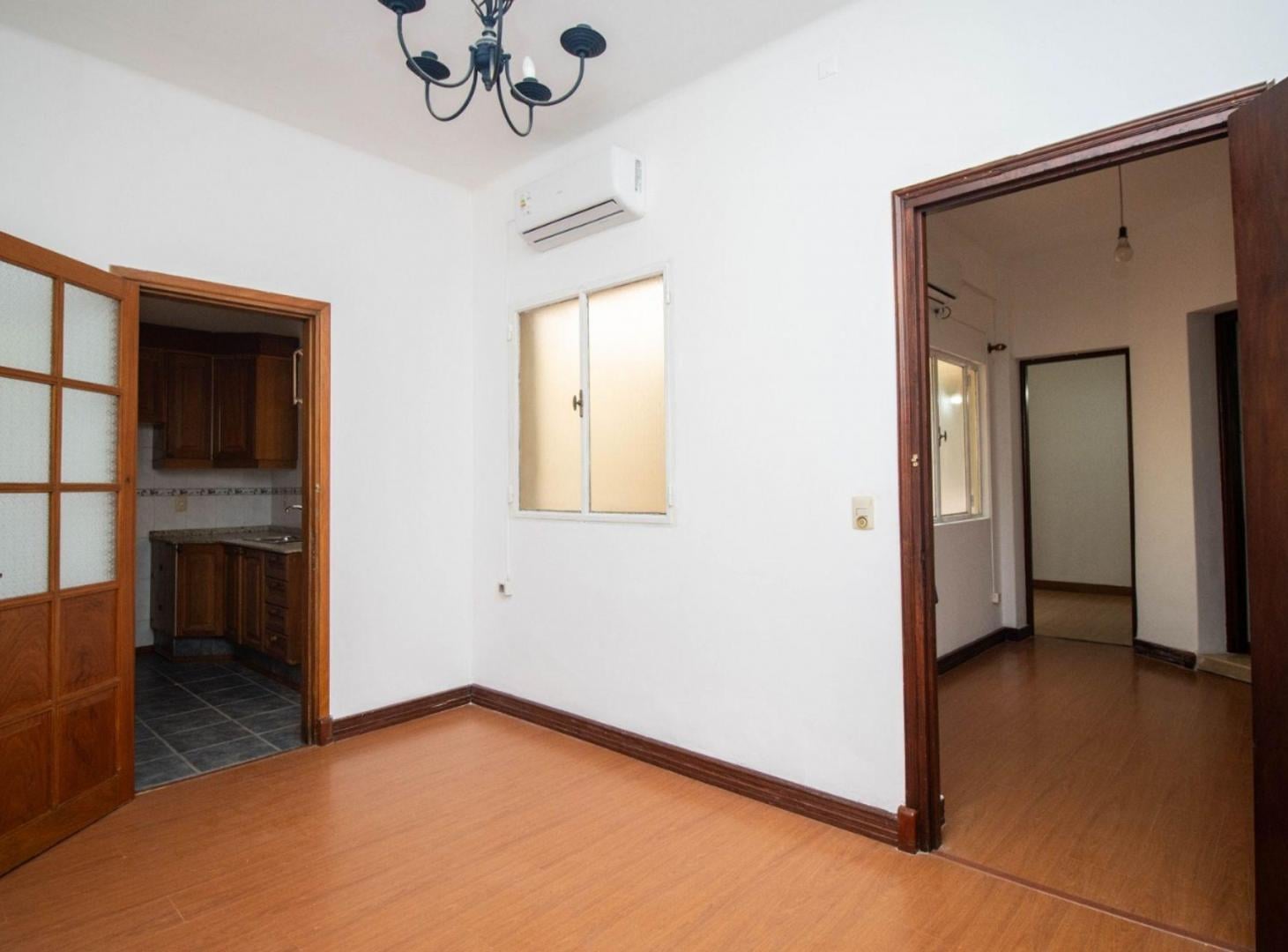 Foto de VENTA APTO 2 DORMITORIOS CON PATIO EN CIUDAD VIEJA, imagen 2
