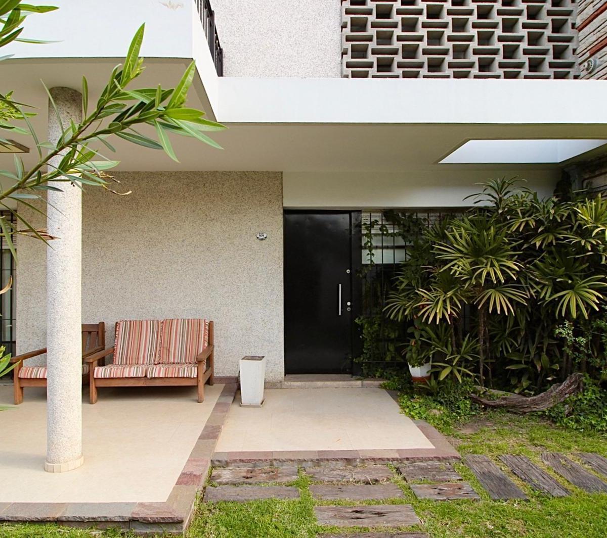 Casa en Venta Ituzaingo, Villa Ariza 4 Dorm. con Parq 2