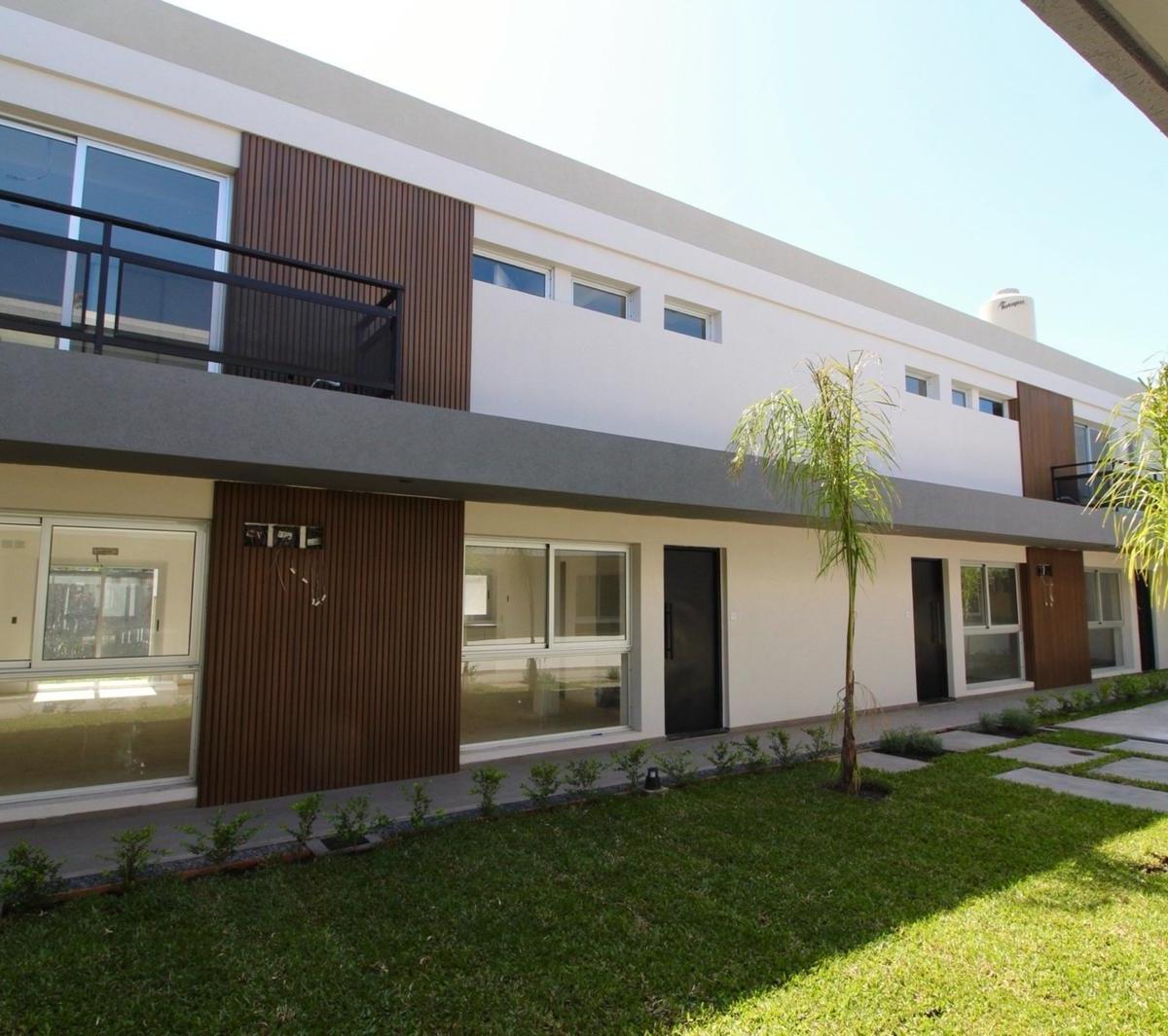 Casa en Venta Castelar a Estrenar PH en Condominio Cerrado. 1