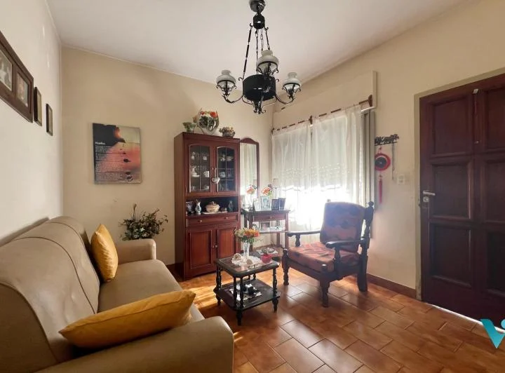 Casa en PH en Alquiler- Ituzaingo Norte- 4 ambientes 5
