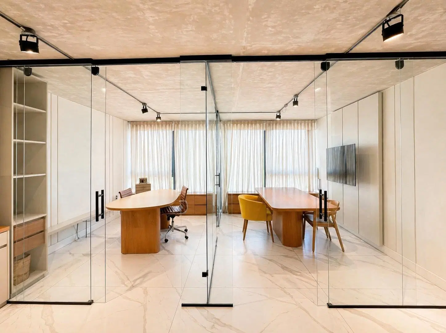 Venta Oficina en Barrio Parque Leloir amoblada con diseño de categoría 4