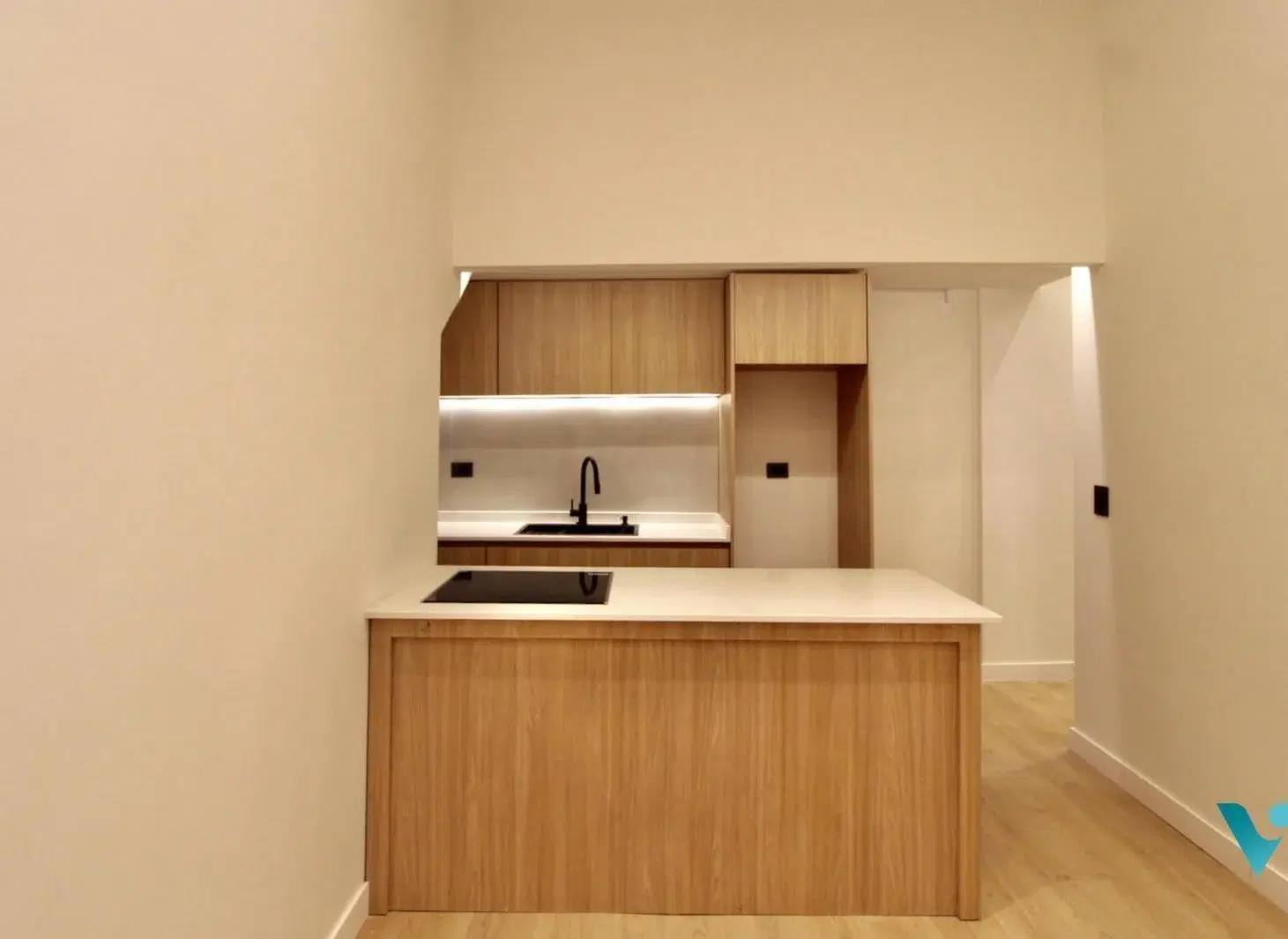 Departamento 3 ambientes, 2 dormitorios (1 en suite) con patio, reciclado a nuevo 85m2 1