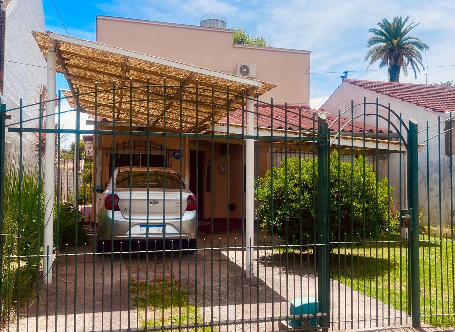 Casa en Venta Ituzaingó Norte 3 dormitorios y amplio parque apto credito.