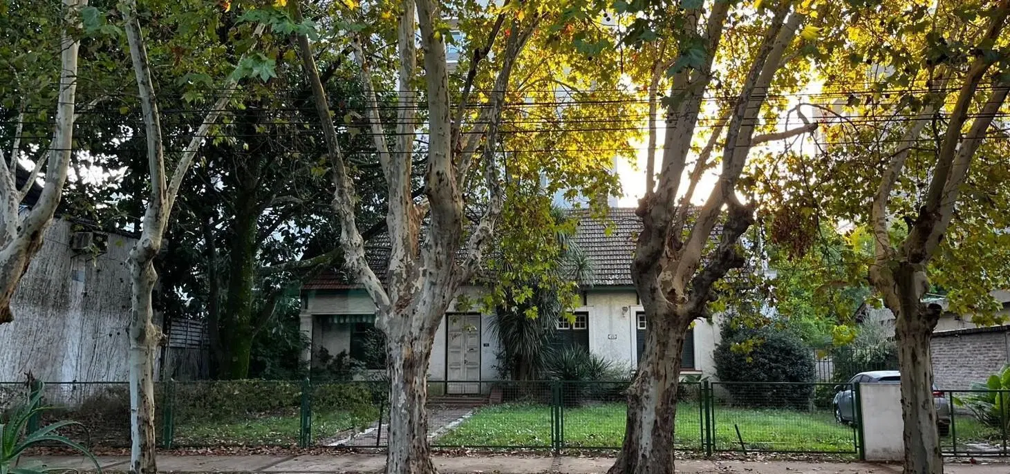 Lote en zona céntrica de 700m2 4