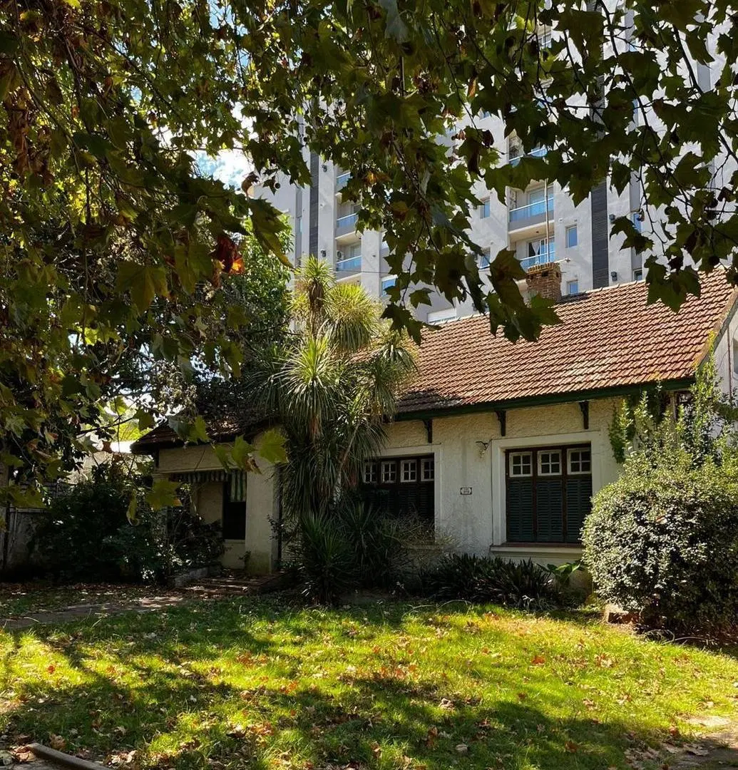 Lote en zona céntrica de 700m2 3
