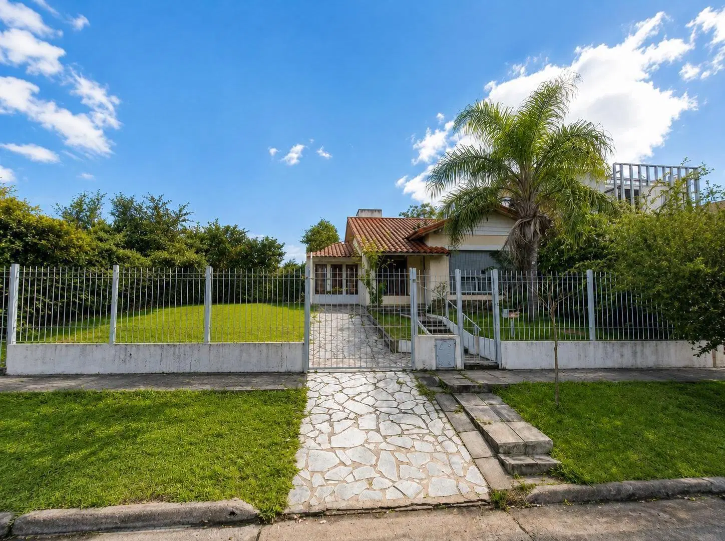 Lote 10 x 40 Venta Morón Norte - con quincho nuevo 4