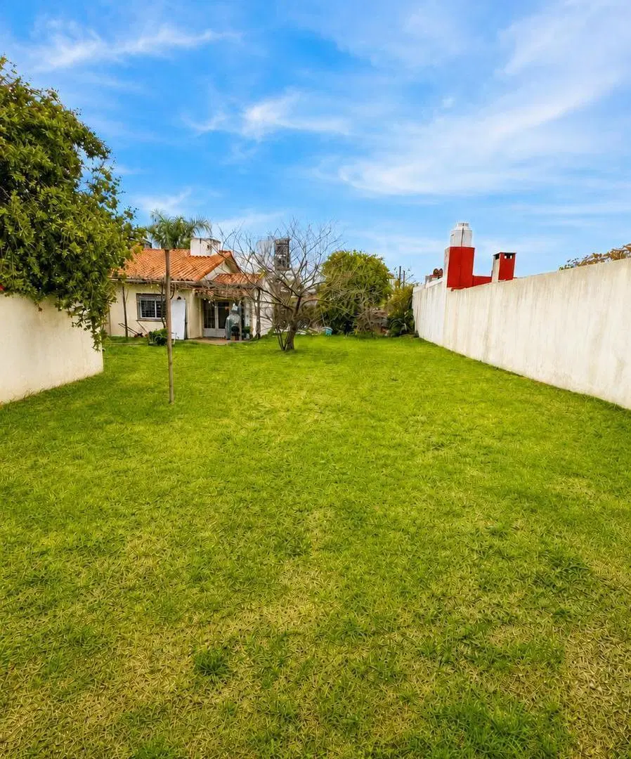 Lote 10 x 40 Venta Morón Norte - con quincho nuevo 2